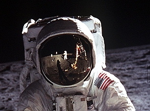 Buzz Aldrin visor reflection